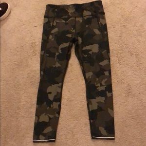 Camo 7/8th Athleta Leggings